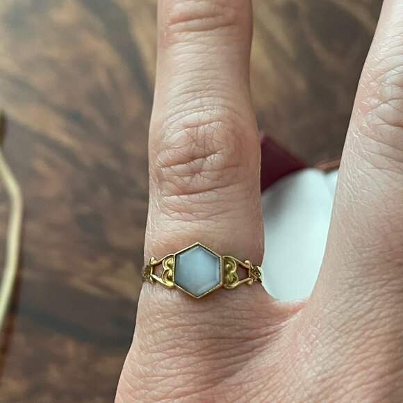 Vintage 10KT Yellow Gold Hexagon Moonstone Ornate Ring Size 4.5 - Picture 3 of 3
